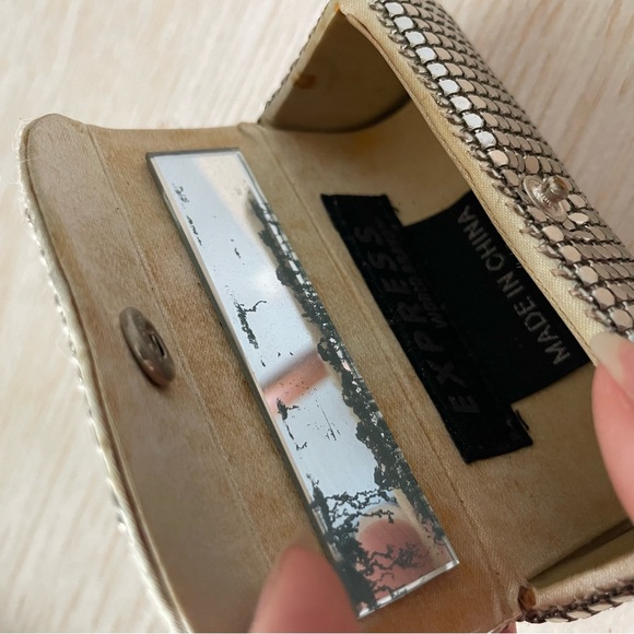 Express world brand lipstick holder with mirror - Picture 4 of 5